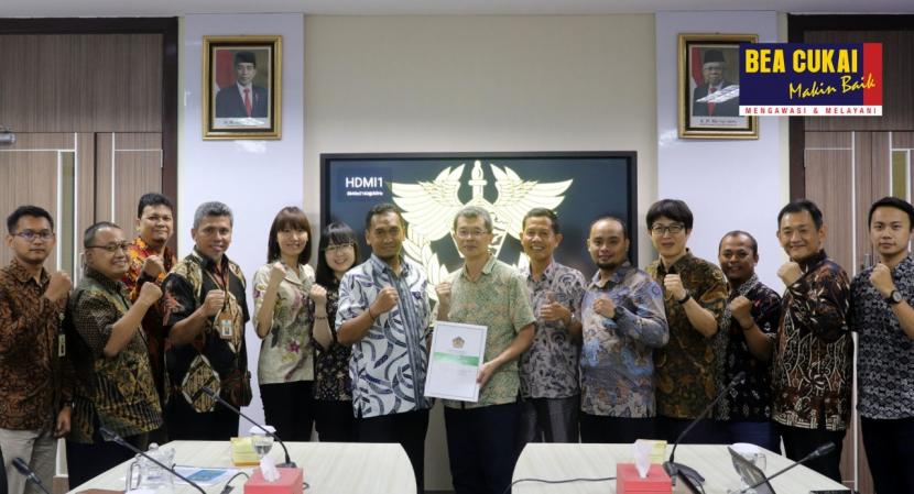 PT Shoenary Javanesia Inc (SJI) resmi mengantongi izin sebagai perusahaan penerima fasilitas fiskal berupa kawasan berikat pada Jumat (28/02), setelah Kantor Wilayah Bea Cukai Jateng DIY menilai perusahaan ini  telah memenuhi syarat sesuai ketentuan. 