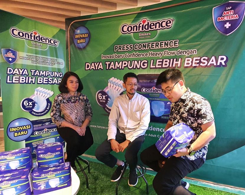 PT Softex Indonesia melalui brand Confidence memperkenalkan Confidence Adult Pants Heavy Flow, sebuah produk terbaru dan inovasi terkini sebagai 