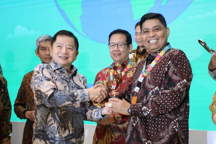 PT Telkom Indonesia (Persero) Tbk (Telkom) berhasil memperoleh penghargaan dalam kategori Pelaku Usaha Besar pada ajang penghargaan Indonesia’s SDGs Action Awards 2022.