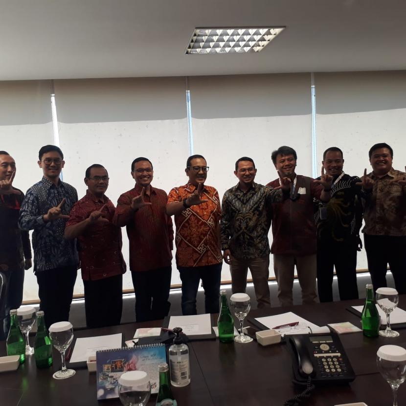 PT Telkom Indonesia (Persero) Tbk (Telkom) menggandeng PT Syema Examedia Arkanleema (Syaamil) untuk memanfaatkalan digitalisasi yang lebih maksimal. 