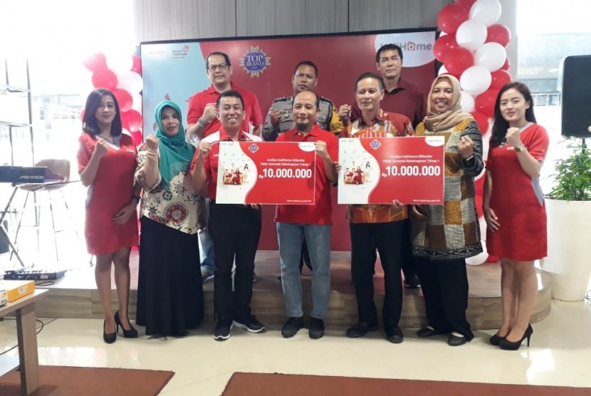 PT Telkom Regional III Jabar mengumumkan 14 pemenang undian IndiHome Milyader Paket Semarak Kebahagiaan Tahap 1