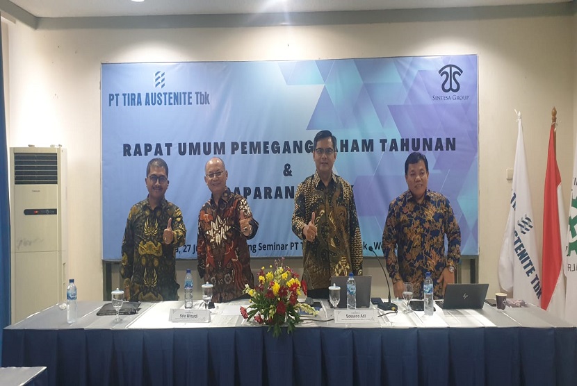 PT. Tira Austenite Tbk menggelar rapat umum pemegang saham (RUPS) pada Selasa (27/6/2023) di Jakarta. Acara tersebut  dihadiri Presiden Direktur PT Tira Austenite Selo Winardi, Soeseno Adi (Direktur), Totok Indratno (Group Head Sales & Operation), H. Listya Prabowo (Group Head Corporate Services) dan para pemegang saham lainnya.