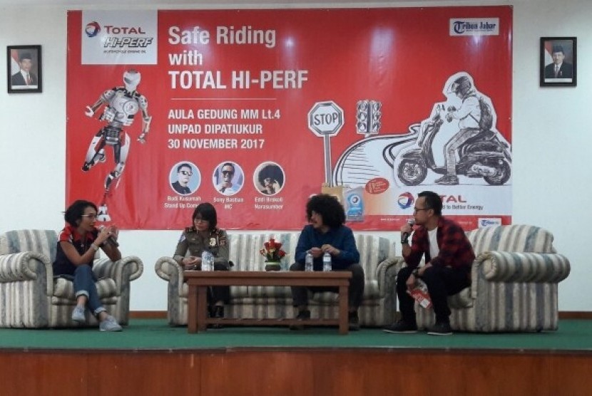 PT Total Oil Indonesia menggelar kegiatan sosialisasi safe riding di Kampus Unpad, Kota Bandung, Kamis (30/11). 
