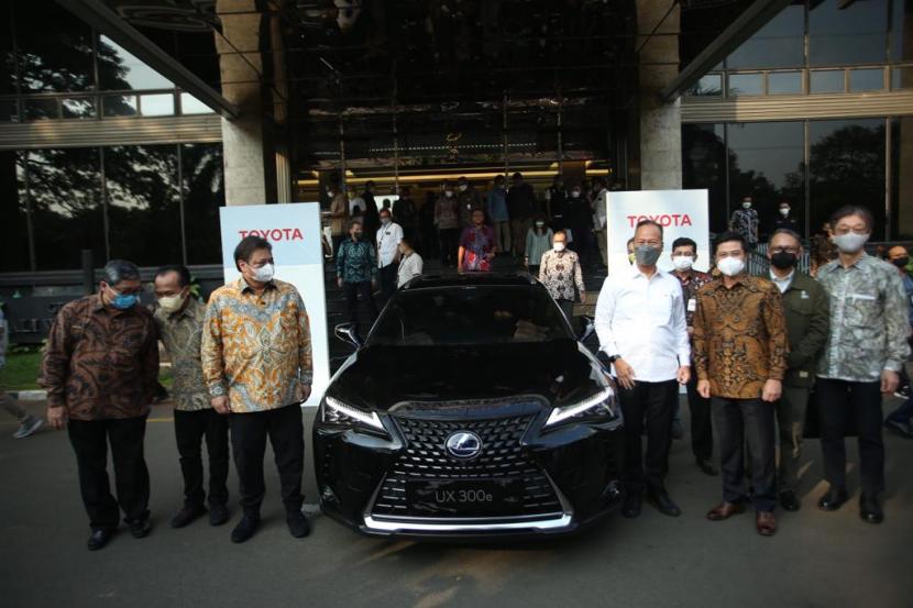 PT Toyota Astra Motor (TAM) menyiapkan lebih 100 unit Lexus UX-300e pada perhelatan Konferensi Tingkat Tinggi (KTT) G20 yang akan berlangsung November 2022 di Bali.