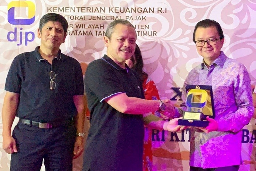 PT Triniti Dinamik mendapatkan penghargaan salah satu wajib pajak (WP) terbaik 2019 di KPP Tangerang Timur.
