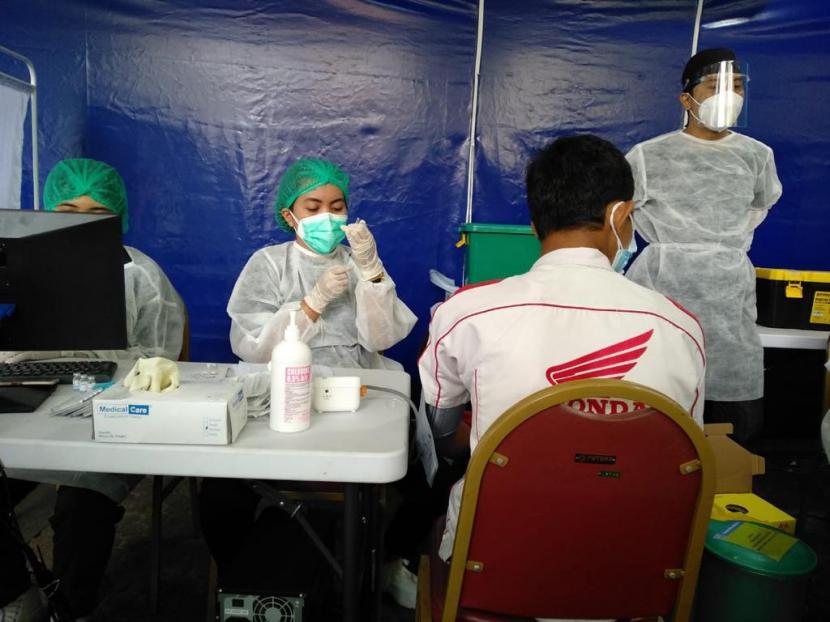 PT Wahana Makmur Sejati melakukan program vaksinasi untuk pegawai dealer dan AHASS. 