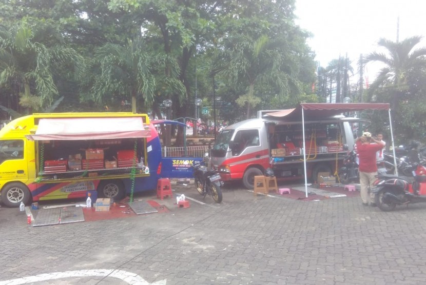 PT Wahanaartha Ritelindo (WARI) ciptakan bengkel resmi berjalan (mobile service). Kali ini bengkel keliling menyambangi kantor Republika.