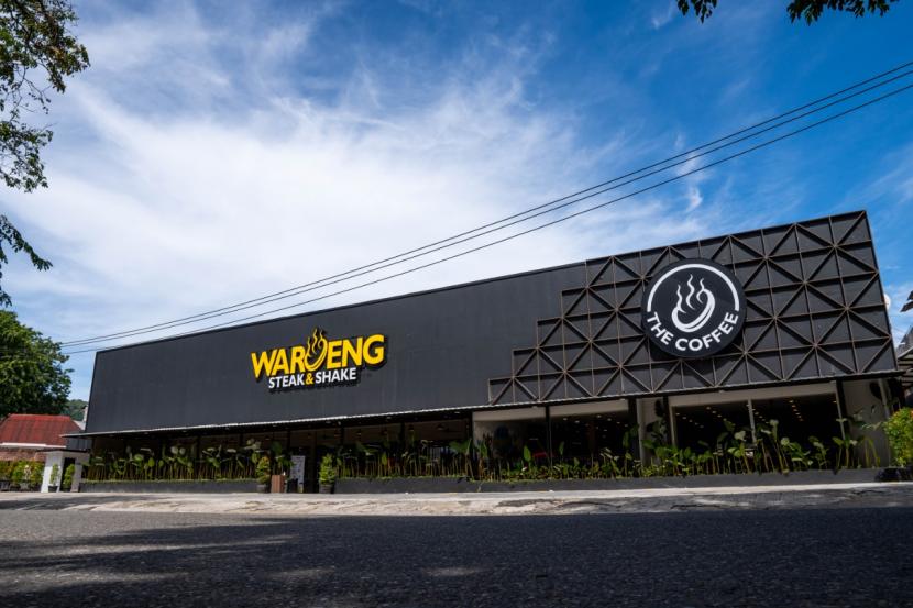 PT. Waroeng Steak Indonesia atau Waroeng Steak & Shake resmi telah menerima Sertifikat Halal untuk seluruh produk dan fasilitas restoran dari  Badan Penyelenggara Jaminan Produk Halal (BPJPH) setelah sebelumnya mendapatkan ketetapan Halal MUI. Ketetapan dengan Nomor  LPPOM  00160143970322 berlaku hingga 12 April 2026. 