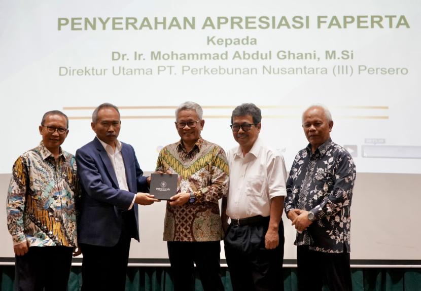 PTPN Holding memberikan hibah berupa pembangunan Laboratorium Riset Pengolahan Kelapa Sawit Mini di Kebun Pendidikan dan Penelitian Kelapa Sawit (KPPS) Institut Pertanian Bogor, di Jonggol, Jawa Barat.