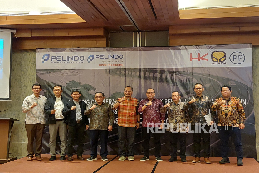 PTPP memulai pembangunan jalur akses baru ke New Priok Container Terminal.