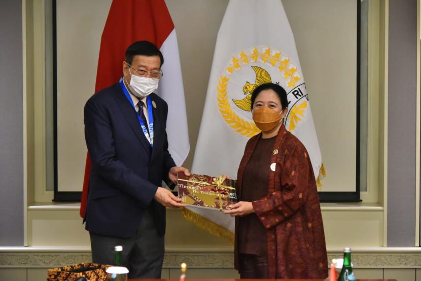 Puan Maharani melakukan pertemuan bilateral dengan sejumlah perwakilan negara di sela-sela 144th Assembly of the Inter Parliamentary Union (IPU).