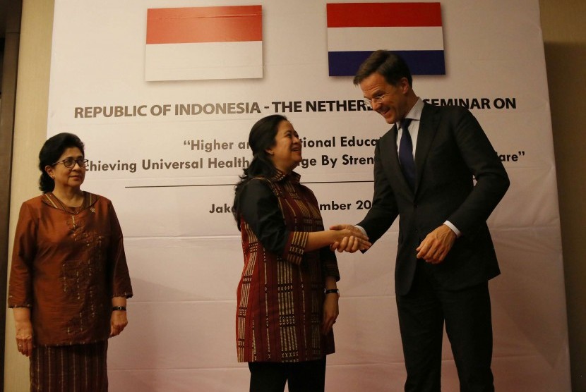 Puan Maharani saat menjadi pembicara kunci dalam forum seminar sesi pertama bertajuk 'Higher and Vocational Education' dan pada sesi kedua yaitu 'Achieving Universal Health Coverage by Strengthening Primary Care', di Jakarta, Rabu (23/11/2016).