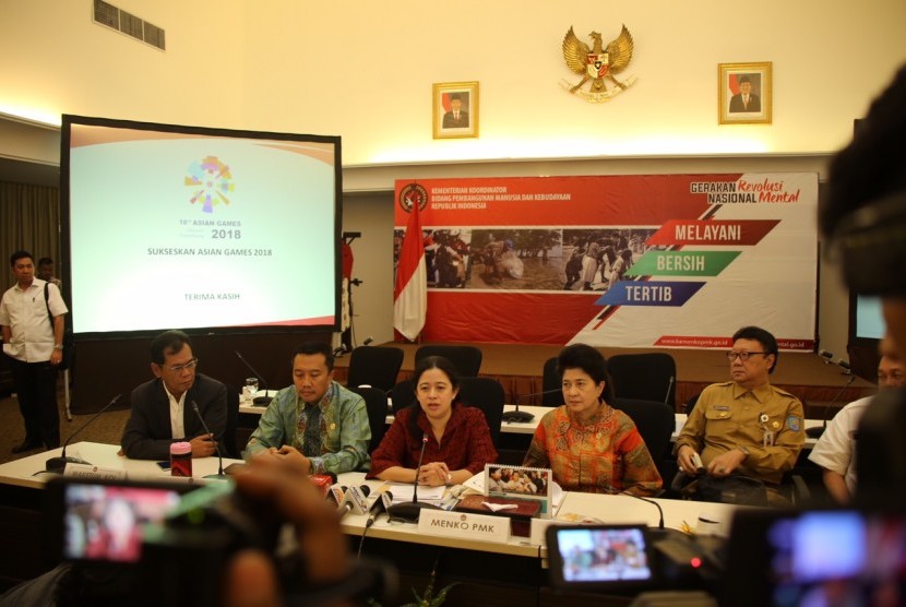 Puan Maharani usai memimpin Rapat Koordinasi (Rakor) Tingkat Menteri Progress Penyelenggaraan Asian Games XVIII Tahun 2018 di Jakarta, Senin (20/2).