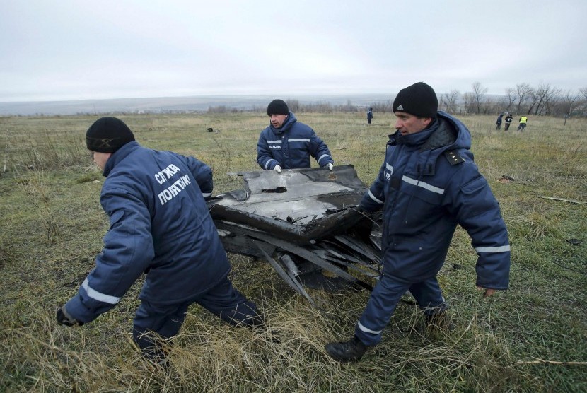 Puing pesawat Malaysia Airlines MH17 yang ditembak jatuh Rusia di Donetsk