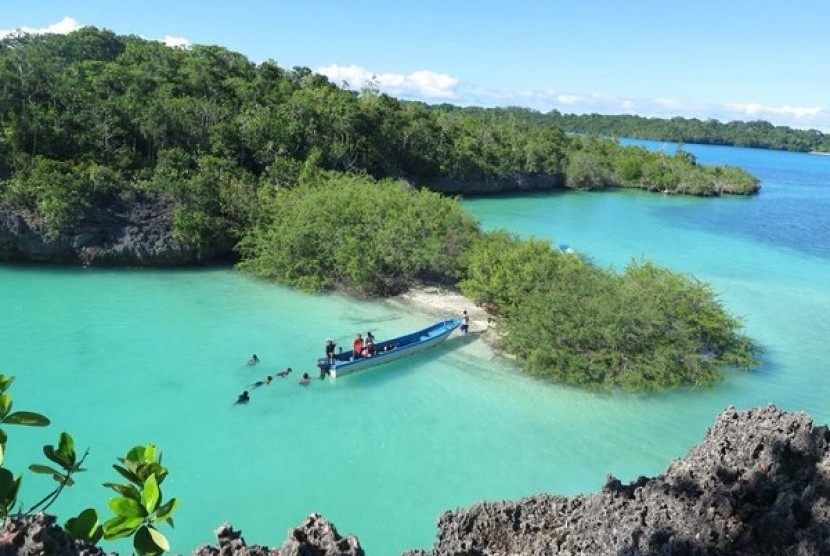 Pulau Bair di Maluku Tenggara.