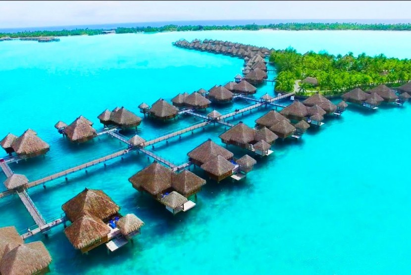 Pulau Bora Bora.