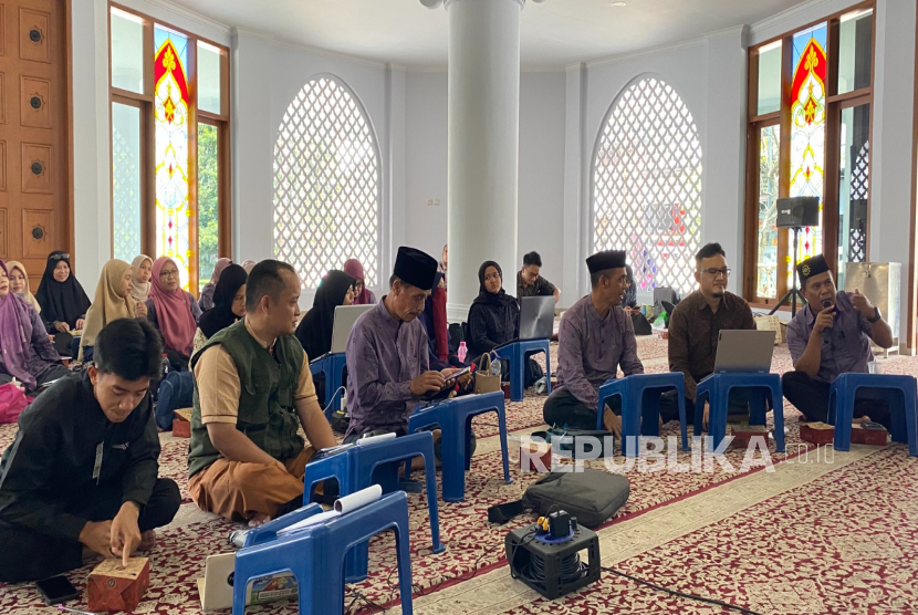 Puluhan Guru Madrasah di Ciparay Antusias Ikut Pelatihan Digitalpreneur dan Pembelajaran Inovatif