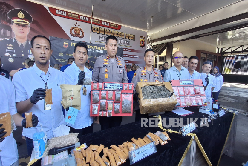 Puluhan Tersangka Penyalahgunaan Narkotika Diamankan Satuan Reserse Narkoba Polres Cimahi Selama Sebulan Terakhir.