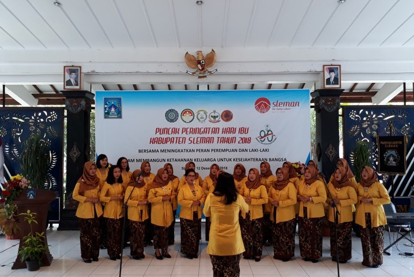 Puncak Peringatan Hari Ibu di Pendopo Rumah Dinas Bupati Sleman.