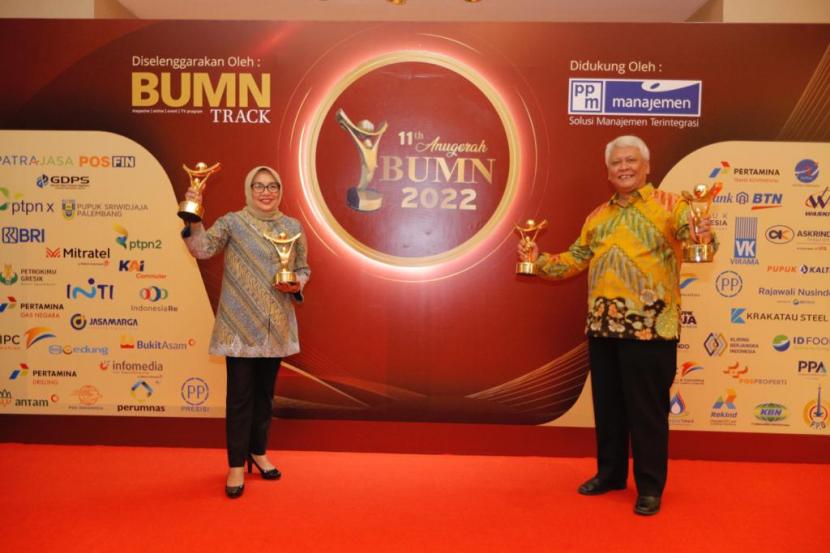 Pupuk Indonesia beserta seluruh anak perusahaan berhasil menjaga kinerja positif sehingga meraih penghargaan Anugerah BUMN 2022.