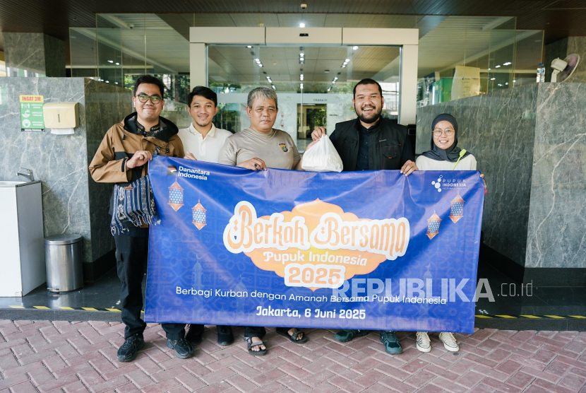 Pupuk Indonesia Grup menyalurkan sebanyak 346 hewan kurban untuk 67.988 penerima manfaat yang ada di sekitar perusahaan.