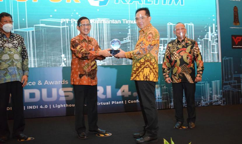 Pupuk Kaltim meraih penghargaan Lighthouse Industry 4.0 dari Kementerian Perindustrian. 