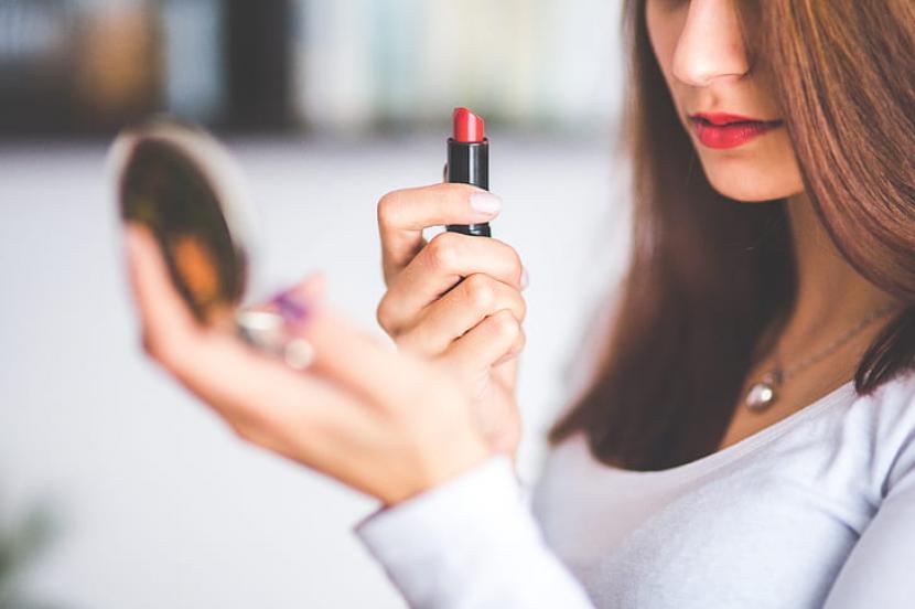 Lebih baik memilih lipstik yang sudah memiliki sertifikasi halal agar aman dan nyaman/ilustrasi.