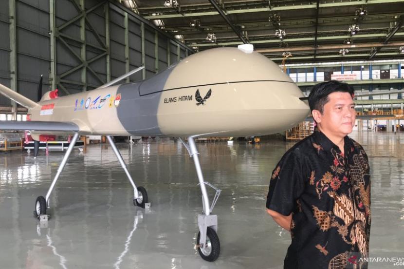 Purwarupa drone buatan dalam negeri Elang Hitam di hangar PT Dirgantara Indonesia, Kota Bandung.