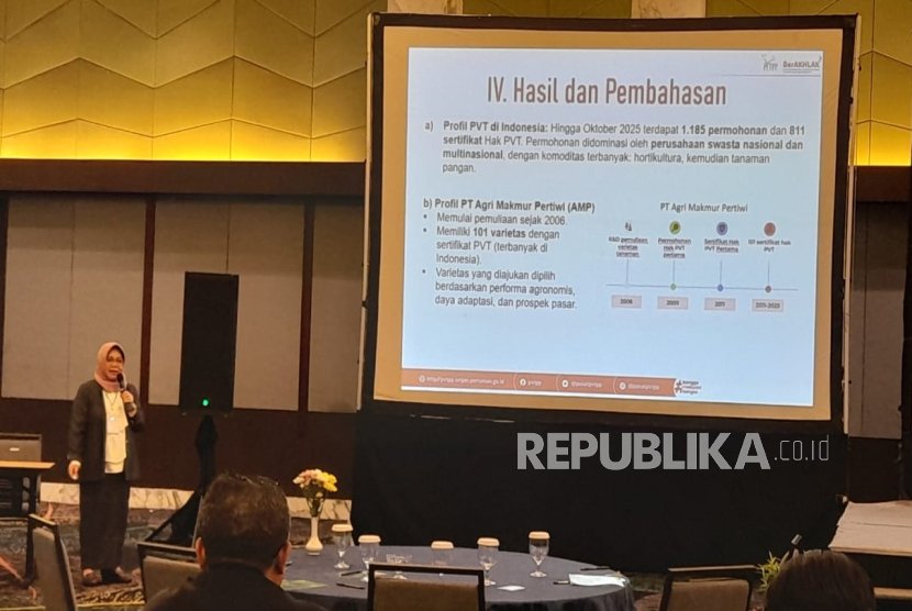 Pusat Perlindungan Varietas Tanaman dan Perizinan Pertanian (Pusat PVTPP) Kementan berperan aktif dalam gelaran Indonesia Breeder Awards (IBA) 2025 yang berlangsung di IPB Convention Center (ICC), Bogor, Jawa Barat. Acara tahunan yang diinisiasi Perhimpunan Pemulia Indonesia (Peripi) bersama East West Seed Indonesia (EWSI) ini menjadi ajang apresiasi bagi para pemulia tanaman Indonesia dan para ilmuwan yang bekerja di laboratorium, rumah kaca, dan fasilitas penelitian.