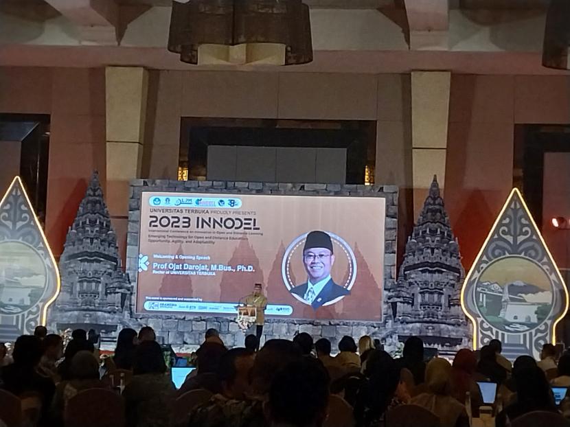 Pusat Riset dan Inovasi Pendidikan Terbuka dan Jarak Jauh (PRI-PTJJ), Lembaga Penelitian dan Pengadian kepada Masyarakat (LPPM), Universitas Terbuka (UT) menggelar 3rd International Conference on Innovation in Open and Distance Learning (INNODEL 2023) di Royal Ambarukmo Yogyakarta, Senin (23/10/2023). 