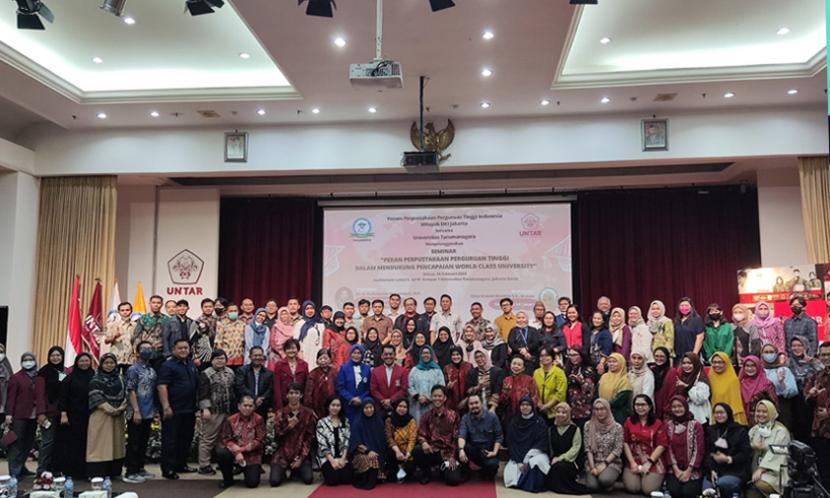 Pustakawan Kampus Digital Kreatif Universitas Bina Sarana Informatika (BSI) berhasil menghadiri seminar dan musyawarah wilayah yang diselenggarakan oleh Forum Perpustakaan Perguruan Tinggi Indonesia (FPPTI) DKI Jakarta.