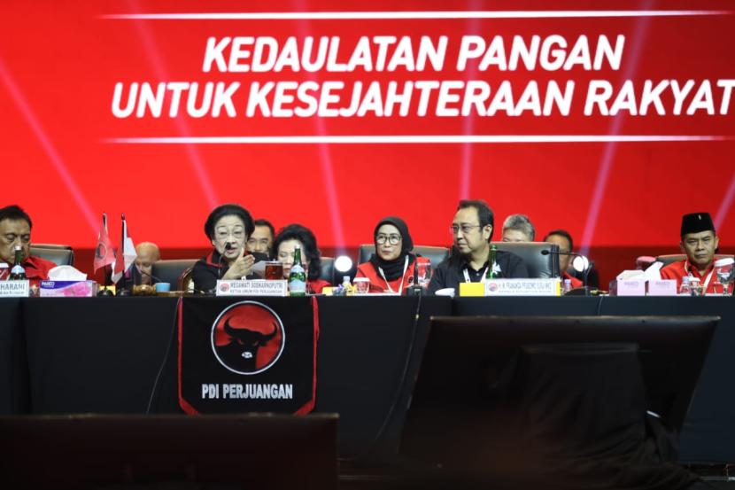 Putra kedua Presiden Ke-5 RI yang juga Ketua Umum PDI Perjuangan (PDIP) Megawati Soekarnoputri, M. Prananda Prabowo bersyukur pelaksanaan Rakernas IV PDIP berjalan dengan baik. Soliditas pun terlihat nyata. Tiga Pilar Partai menunjukkan kekompakan menuju Pemilu 2023.