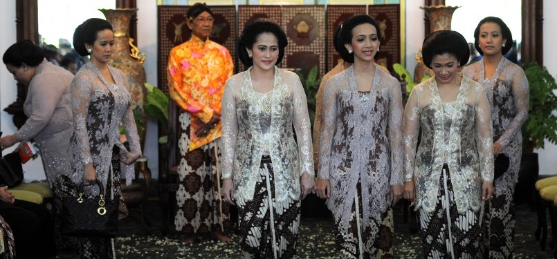 Masyarakat Antusias Nonton Pernikahan Puteri Sultan Republika Online