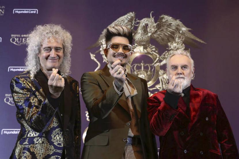 Queen dan Adam Lambert merilis album live pertama bertajuk aQueen + Adam Live Around the World.