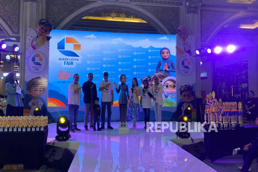 Queen Latifa Fair 2025 yang diwarnai dengan peluncuran maskot baru bernama Shaqeela di Jogja City Mall, Ahad (31/8/2025).