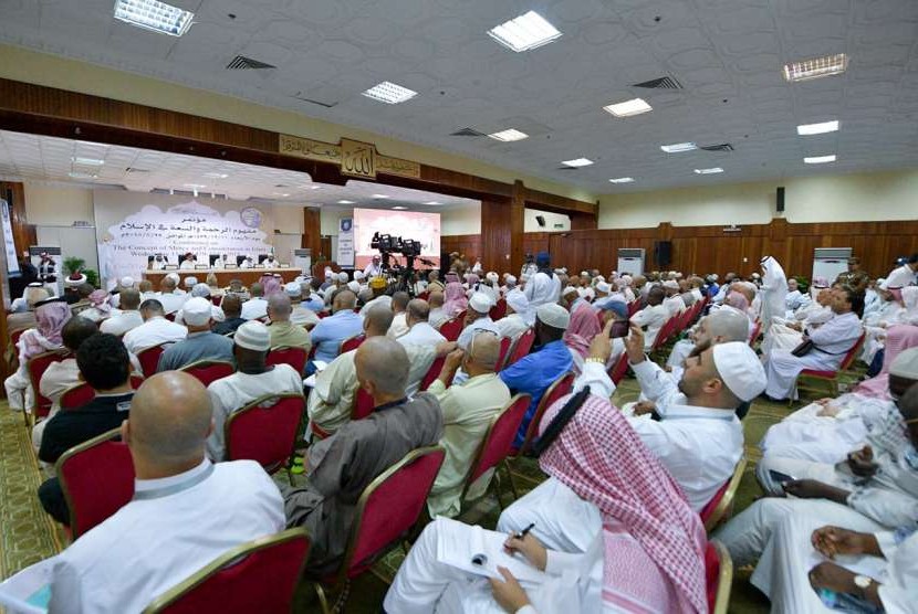 Rabithah Alam Islami (Liga Muslim Dunia) menyelenggarakan konferensi internasional di Makkah bertajuk 'Konsep Rahmat dan Keluwesan dalam Islam'.