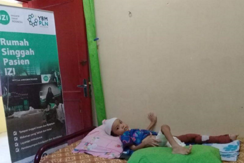 Rafasya, anak usia 5 tahun yang dirawat di Rumah Singgah Pasien (RSP) IZI-YBM PLN Sumatera Utara.