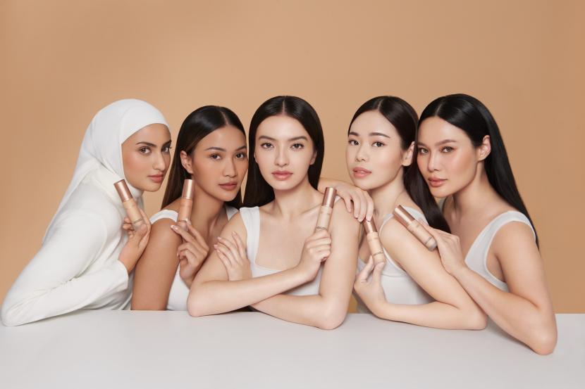  Ragam warna kulit wanita Indonesia membutuhkan ragam rona foundation yang kaya pula.