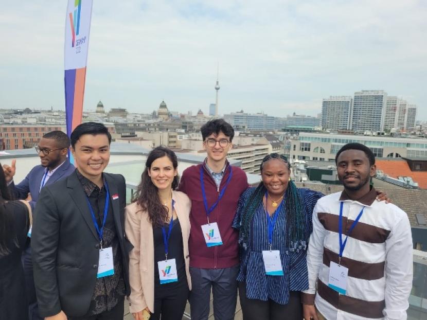Ketum HMI Raihan Ariatama (kiri) menjadi salah satu peserta mitra G7 Youth Summit 2022 di Berlin, Jerman. 