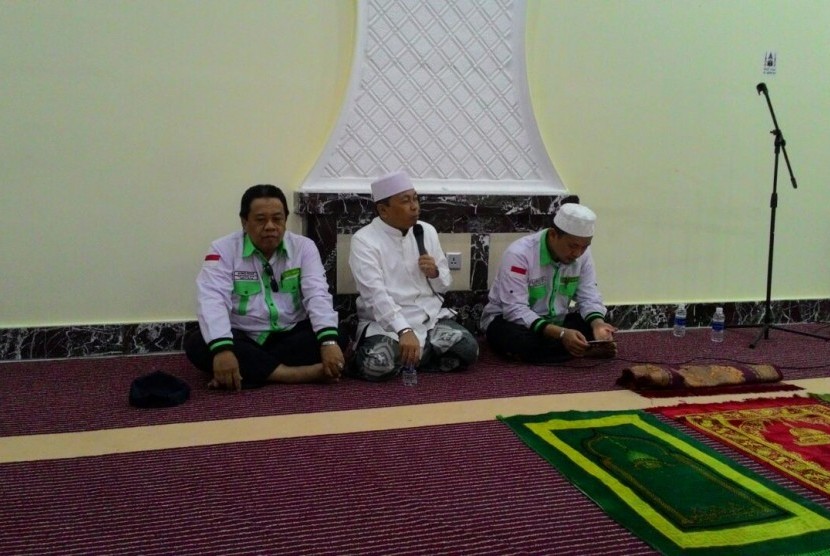 Rais PBNU KH Musthofa Aqil saat memberi penyuluhan kepada jamaah haji Indonesia di Hotel Dar Ummul Qura Sektor 1 Mahbas Jin, Makkah, Rabu (23/8).