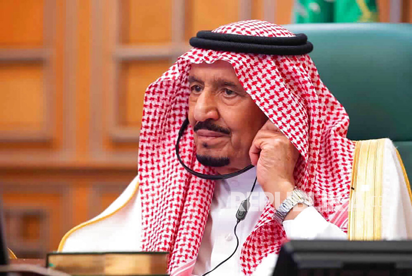 Raja Salman Masuk RS Akibat Peradangan Empedu. Foto: Raja Arab Saudi Salman bin Abdulaziz memimpin KTT G20 dari kota Riyadh, Kamis (26/3).