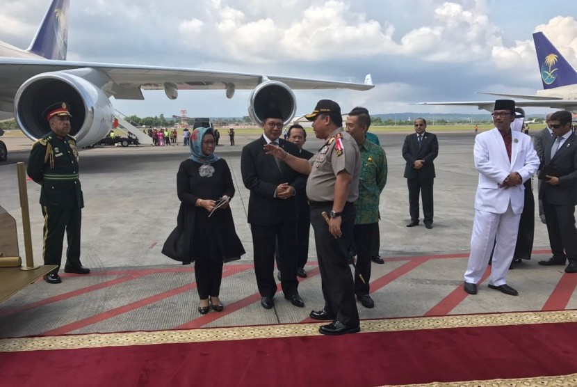 Raja Salman dilepas Menlu dan Menag meninggalkan Bali menuju Haneda, Jepang. Berangkat dari Bandara Ngurah Rai Bali pukul 11.00 WITA