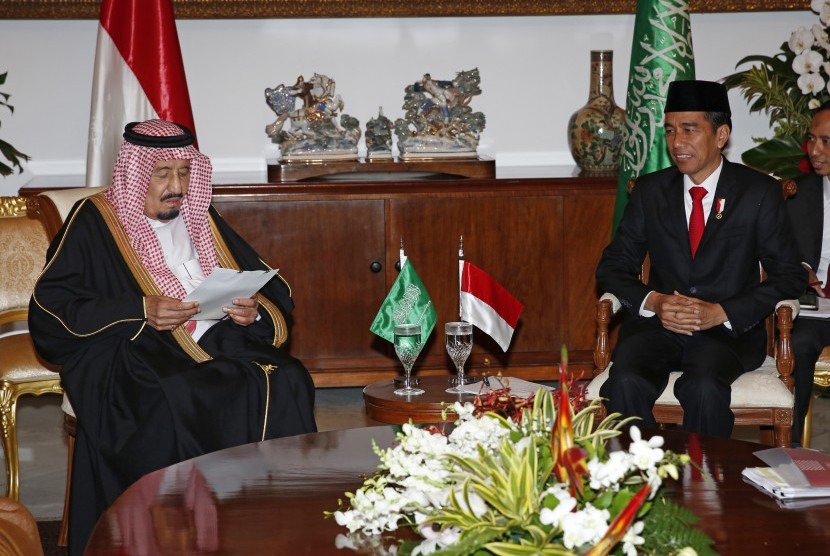 Raja Salman saat bertemu Presiden Joko Widodo di Istana Bogor, Rabu (1/3).