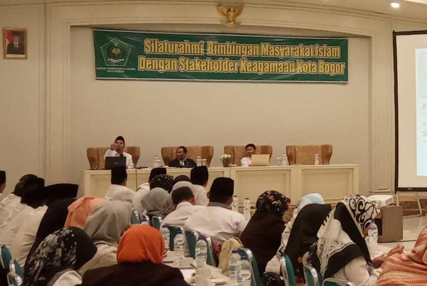 Rakior Bimas Islam Kemenag Kota Bogor di Hotel Onih Bogor.