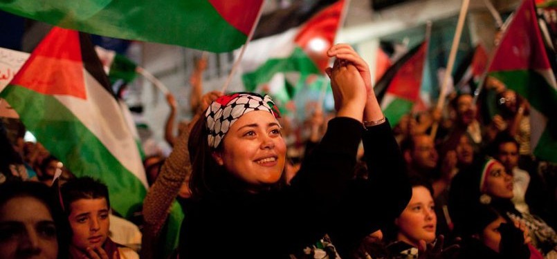 Rakyat Palestina di Tepi Barat menyambut pengajuan aplikasi keanggotaan penuh dengan suka cita. Warga di Ramallah gembira dengan pidato Abbas