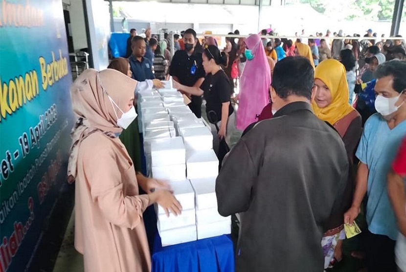 Ramadhan 1444 H kali ini Universitas BSI kembali menggelar kegiatan berbagi bersama insan di delapan titik kampus yakni Rektorat Kramat 98, Jatiwaringin, Fatmawati, Ciledug, Kaliabang, Karawang, dan Dewi Sartika A dengan bertemakan Berbagi Makanan Berbuka, selama satu bulan Ramadhan mulai tanggal 24 Maret – 19 April 2023, pukul 15.30 hingga selesai. 