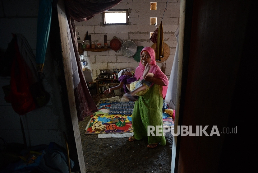 Minim Biaya, Anak Penderita Kelainan Tulang Belakang Hanya Dirawat ...