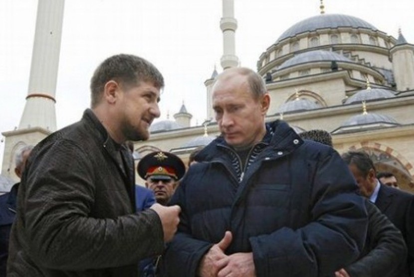 Ramzan Kadyrov bersama Vladimir Putin