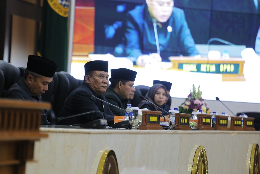 Rancangan Peraturan Daerah (Raperda) tentang Penyelenggaraan Kepariwisataan telah resmi menjadi Raperda prakarsa DPRD Jawa Barat. Persetujuan atau penetapan tersebut disampaikan dalam rapat paripurna. 