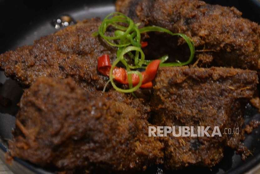 Randang itam Marco Padang jadi salah satu makanan unggulan di Festival Kuliner Nusantara di Pondok Indah Mall.